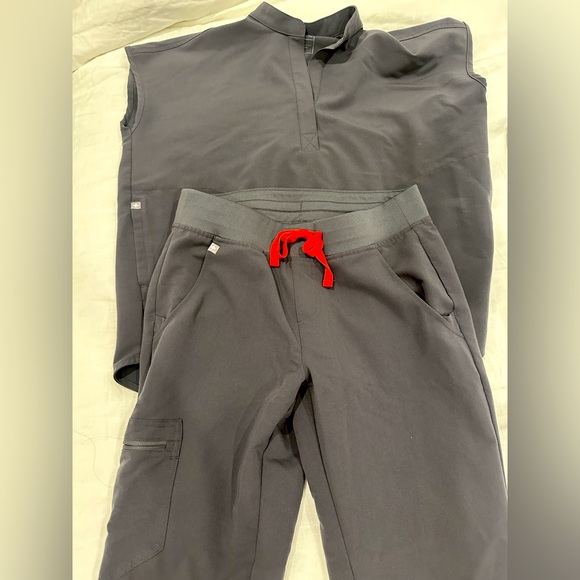 FIGS SCRUB SET RAFAELA XS TOP & SMALL JOGGER PANTS - Picture 1 of 1